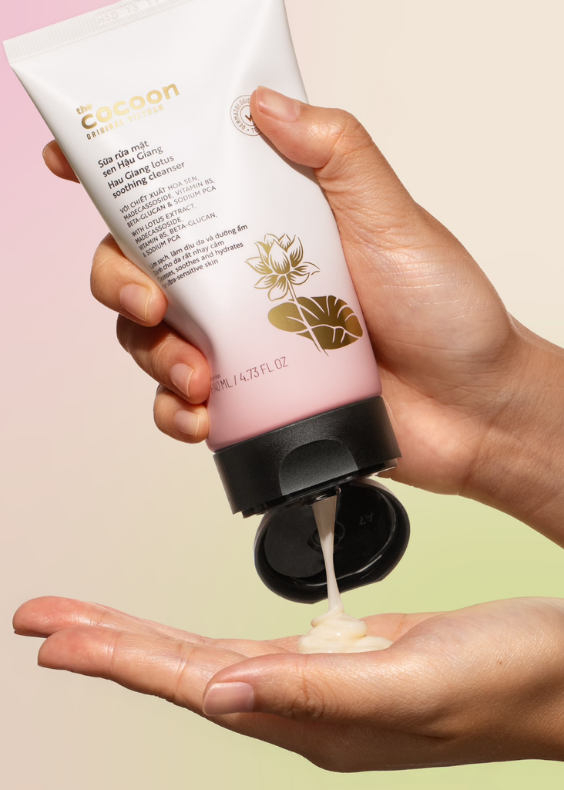 Sữa rửa mặt sen Hậu Giang Cocoon 140ml 